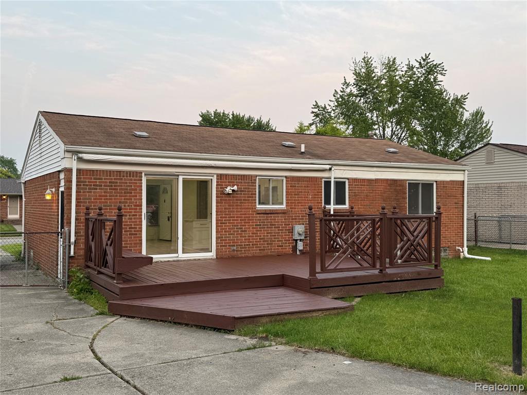 42113 CLAYTON Street, Clinton Twp, MI 48038 — Photo 16