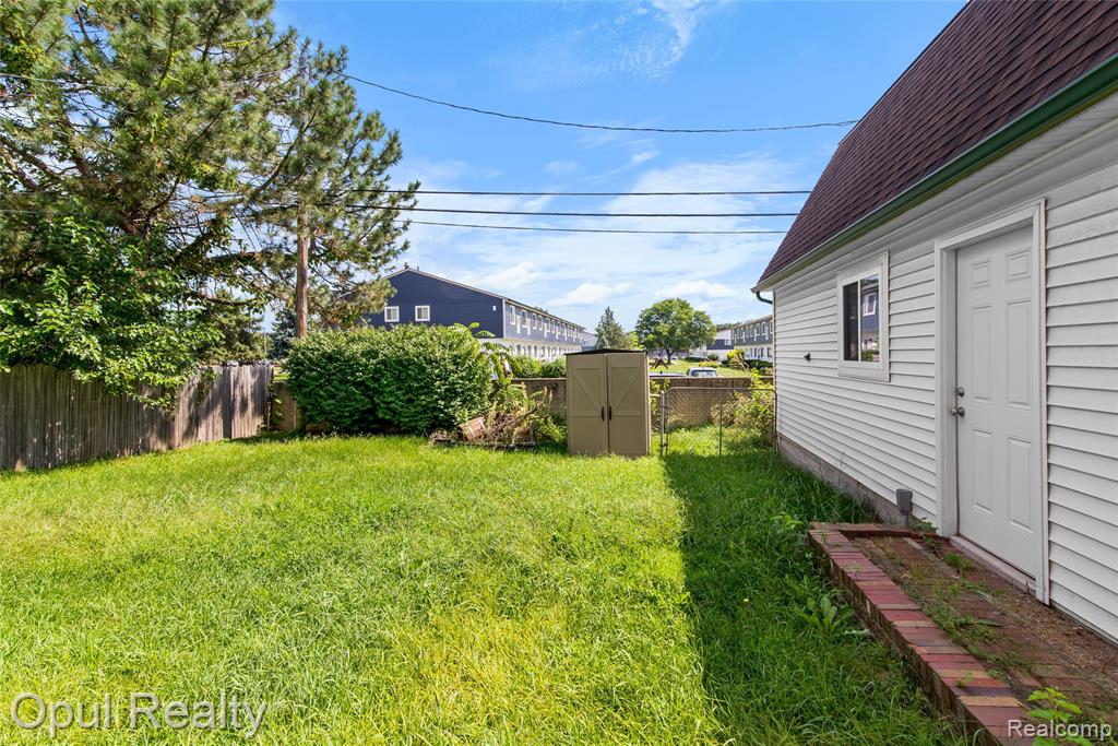 8732 Holly Drive, Canton, MI 48187 — Photo 9