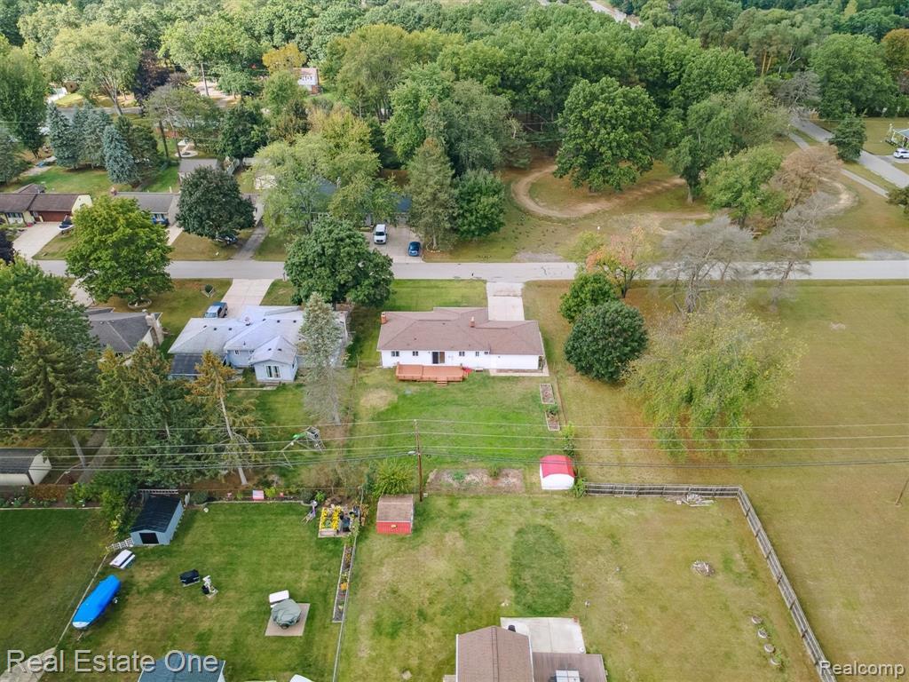 2436 Woodlawn Street, Wolverine Lake, MI 48390 — Photo 50