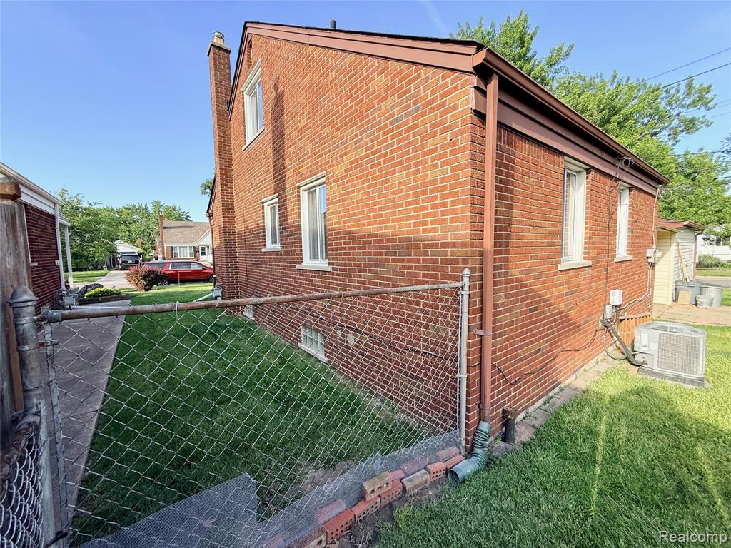 2203 White Avenue, Lincoln Park, MI 48146 — Photo 37
