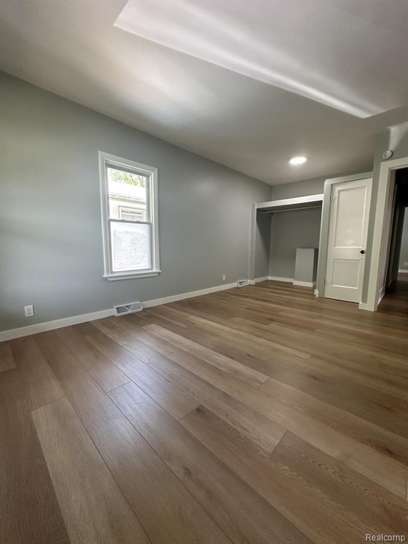 2184 E Schumacher Avenue, Burton, MI 48529 — Photo 8