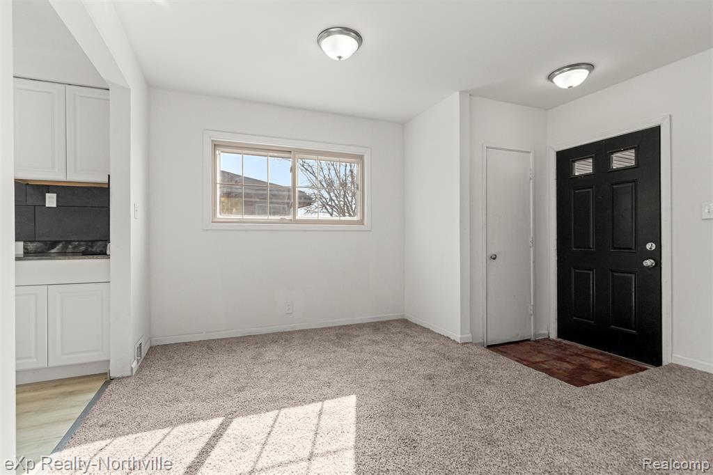 4675 Julius Boulevard, Westland, MI 48186 — Photo 12