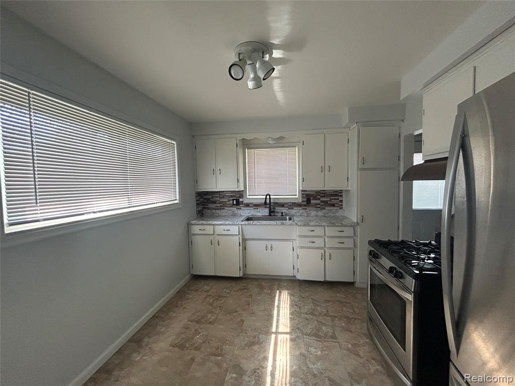 4987 Roosevelt Boulevard, Dearborn Heights, MI 48125 — Photo 2