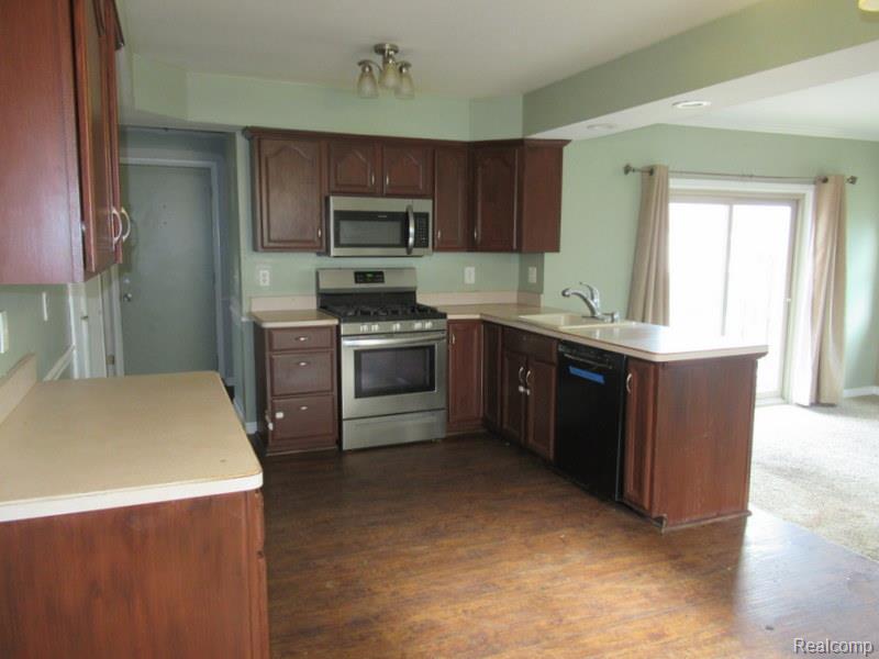 43120 Chaucer Drive, Sterling Heights, MI 48313 — Photo 4