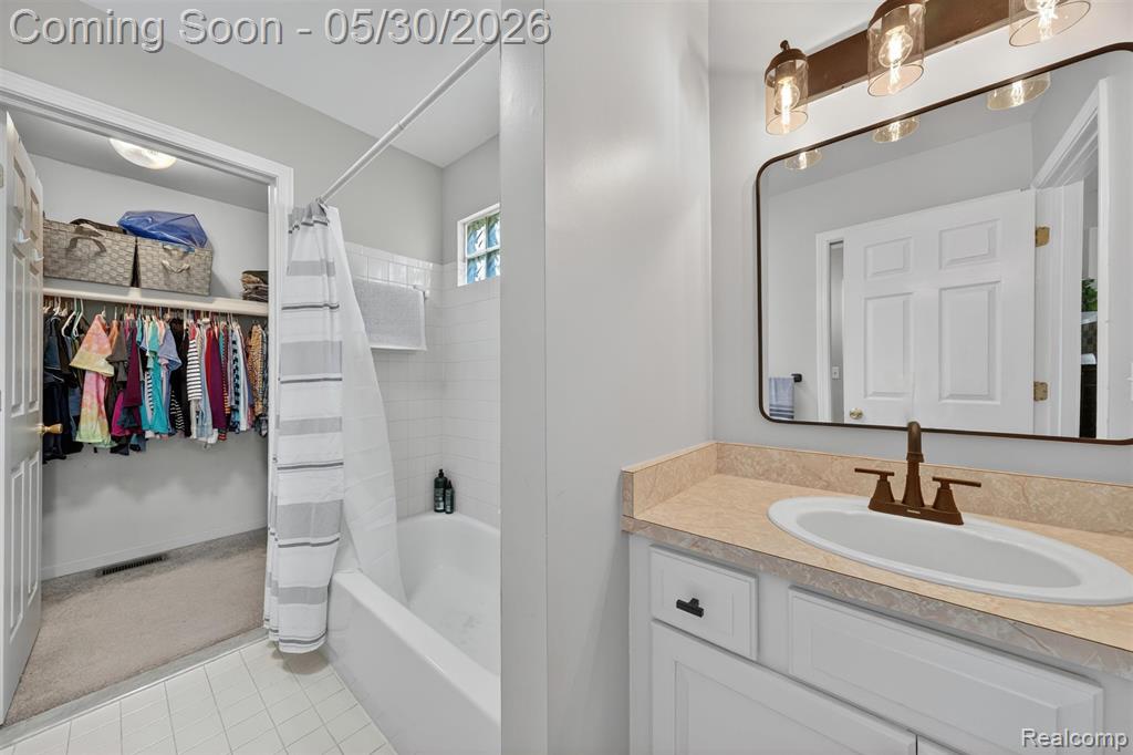 18364 Beechwood Street, Roseville, MI 48066 — Photo 26