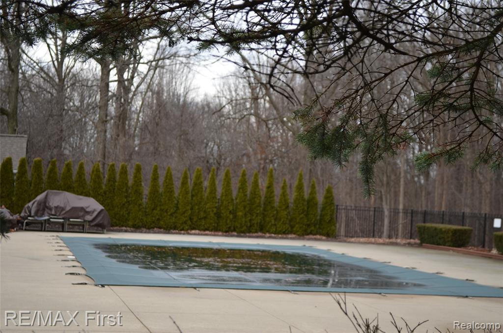 4287 Berkshire Drive, Sterling Heights, MI 48314 — Photo 29