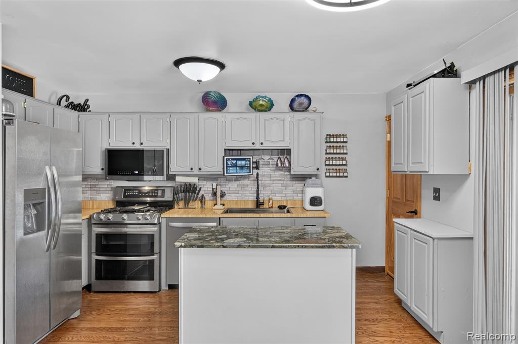 44100 Somerset Square, Canton, MI 48187 — Photo 14