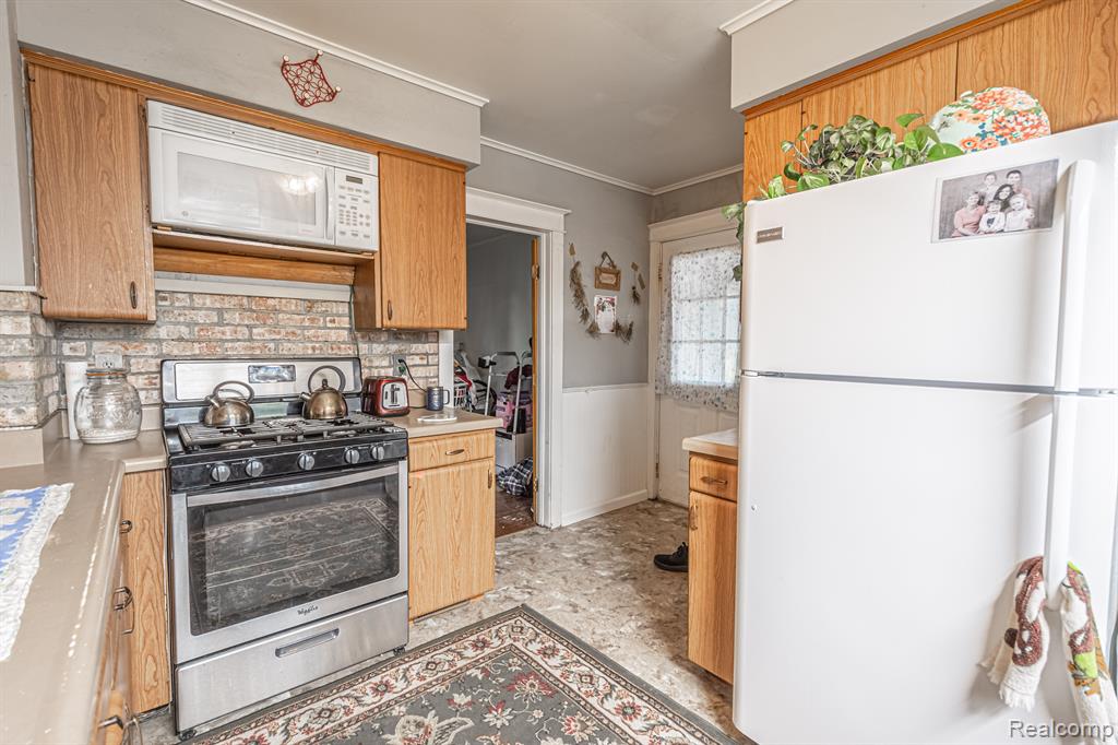 520 13TH Street, Port Huron, MI 48060 — Photo 8