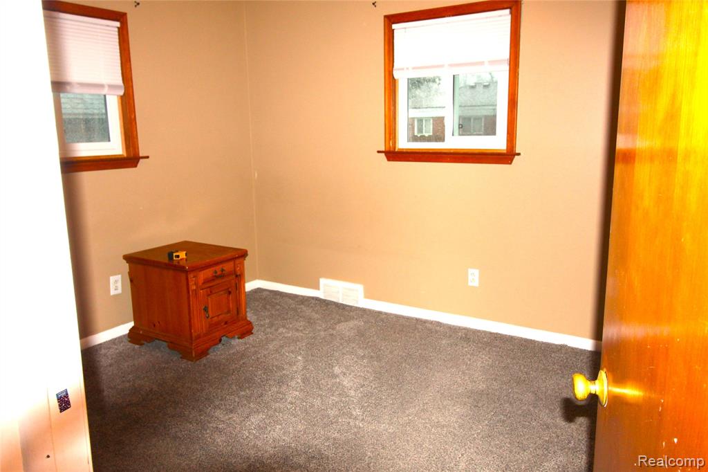 32474 Leona Street, Garden City, MI — Photo 10