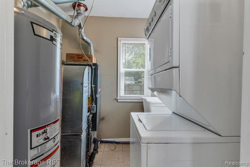 467 W MAXLOW Avenue, Hazel Park, MI 48030 — Photo 18
