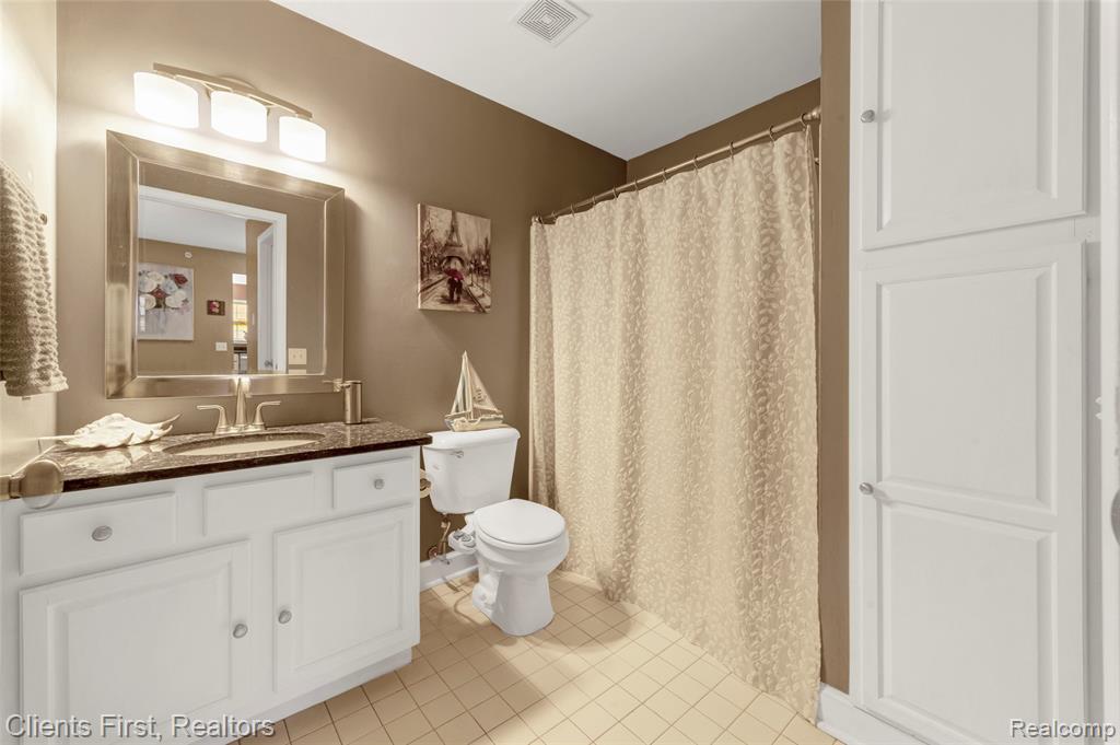 41495 COPPER CREEK Drive, Canton, MI 48187 — Photo 27
