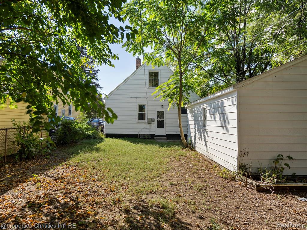 8770 Leroy Street, Oak Park, MI 48237 — Photo 27