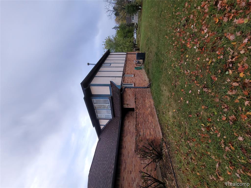 5858 Niles Drive, Troy, MI 48098 — Photo 20