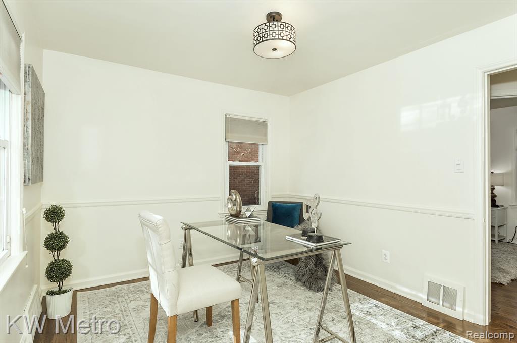 620 CATALPA Drive, Royal Oak, MI 48067 — Photo 8