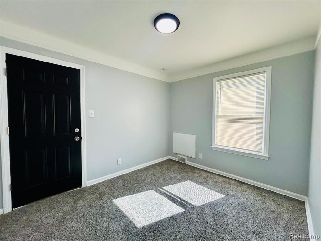 9571 E OUTER Drive, Detroit, MI 48213 — Photo 20