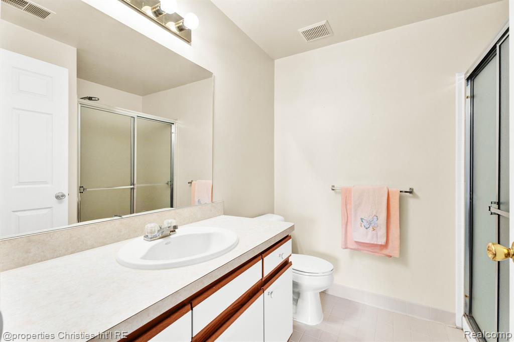 16832 Glenmoor Boulevard, Macomb, MI 48044 — Photo 23