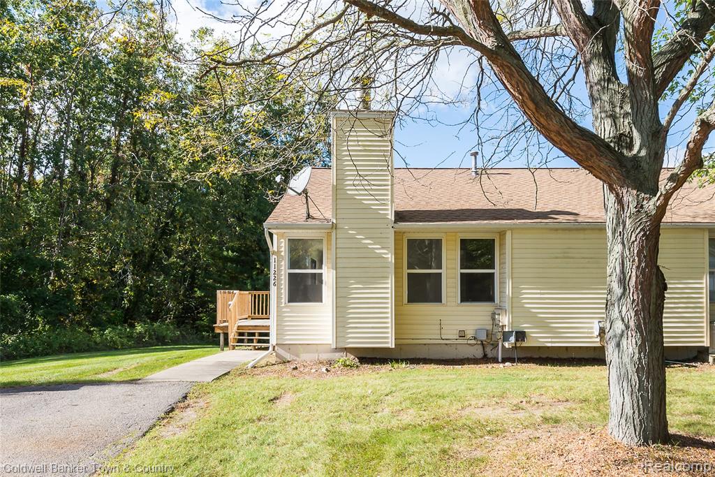 11224 Lake Forest Drive, Pinckney, MI 48169
