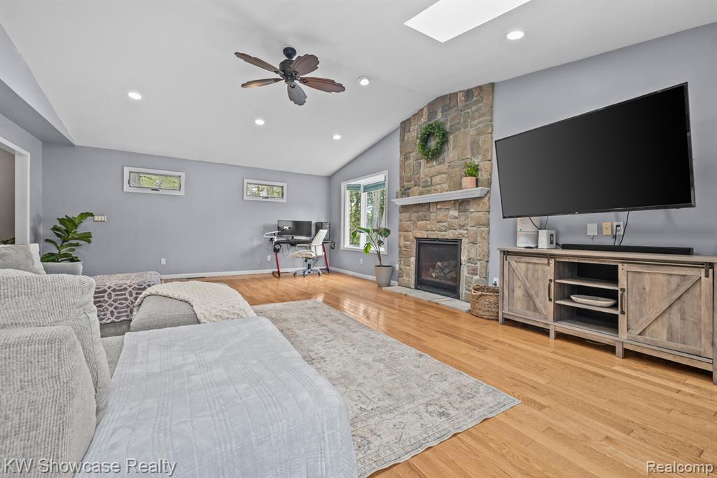 2922 Airport Road, Waterford, MI 48329 — Photo 12