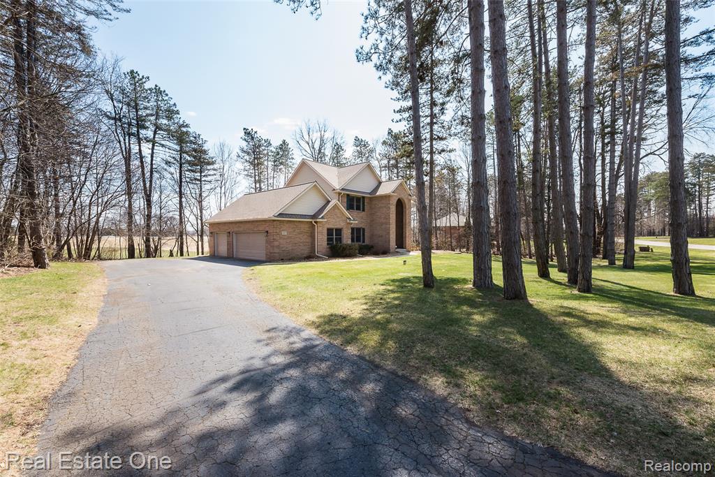 4387 Emu Drive, Pinckney, MI 48169 — Photo 2