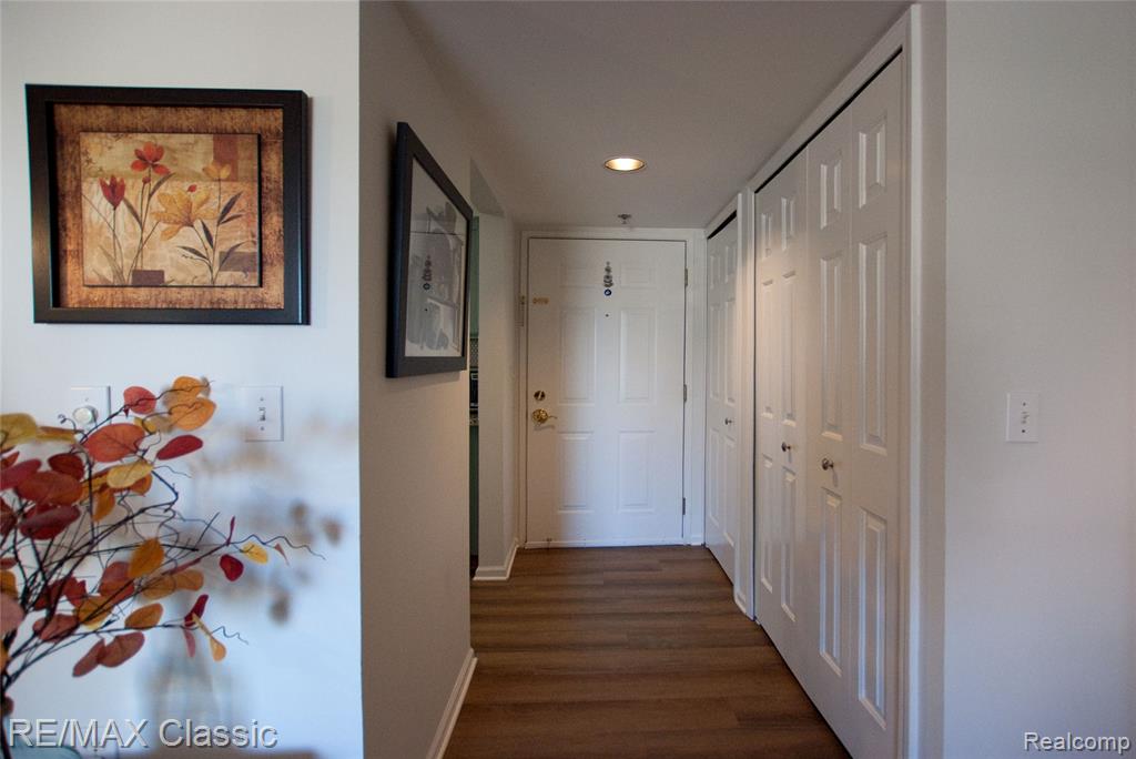 1155 S Lake Drive, 57, Novi, MI 48377 — Photo 4