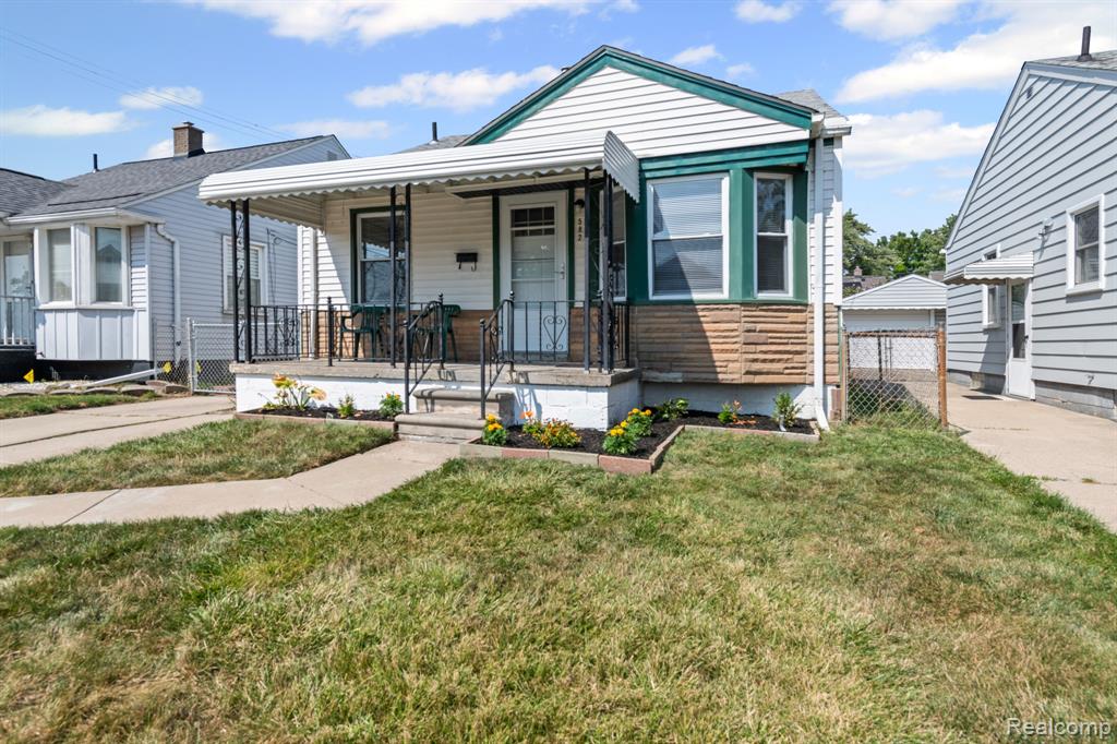 582 Mill Street, Lincoln Park, MI 48146 — Photo 20