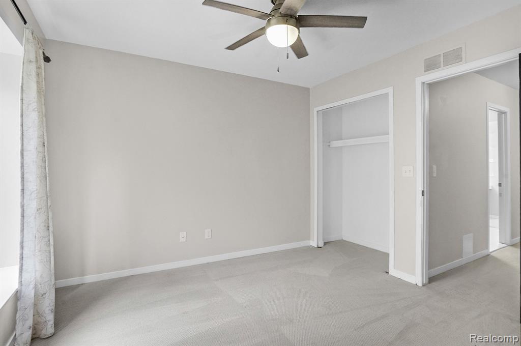 525 WINWOOD Circle, Walled Lake, MI 48390 — Photo 35