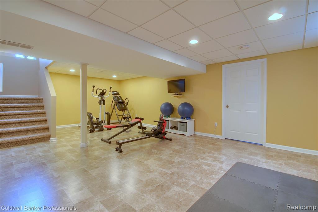7749 Dover Drive, Ypsilanti, MI 48197 — Photo 27