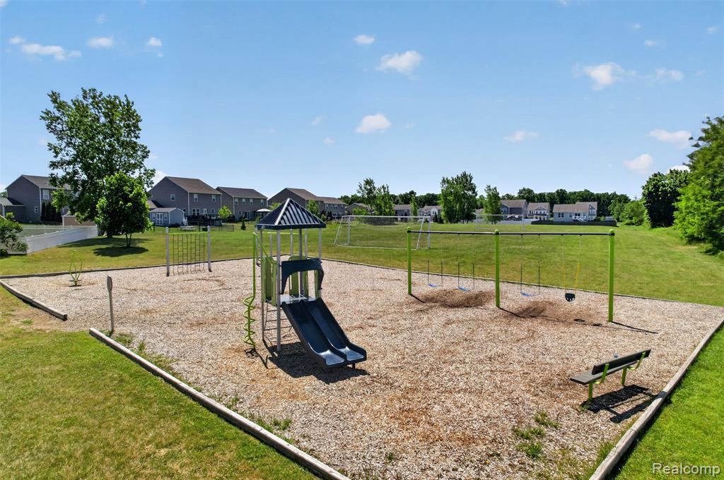3524 Amber Oaks Drive, Howell, MI 48855 — Photo 41