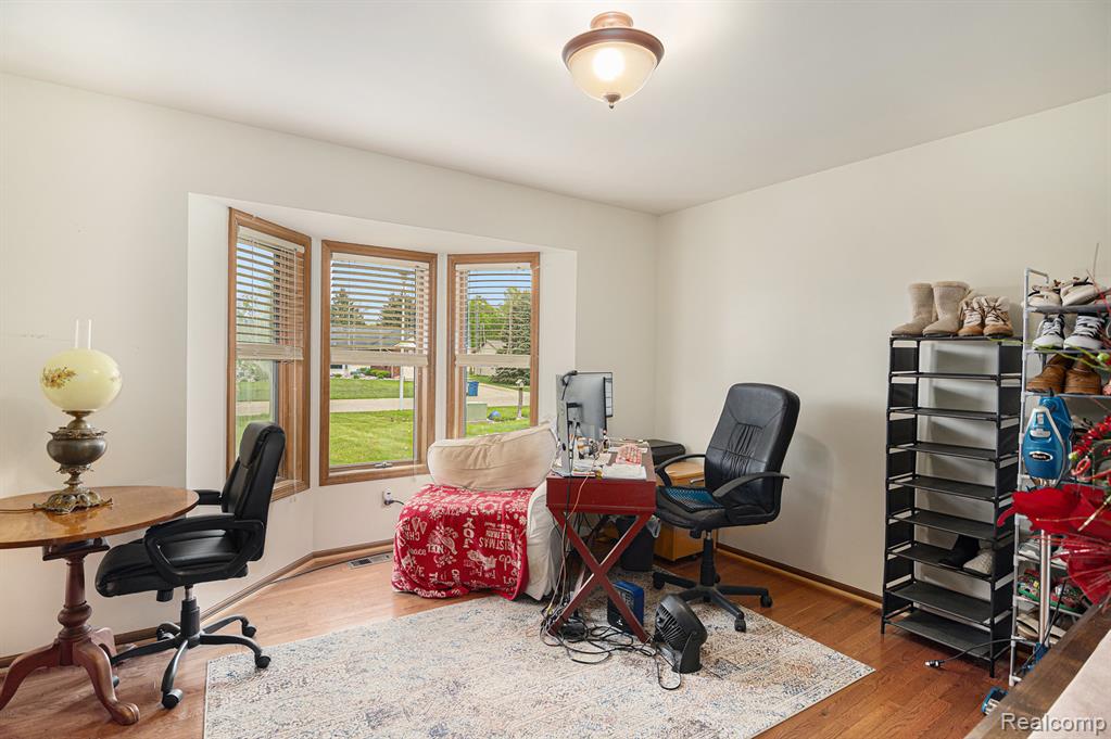 5361 LIN HILL Drive, Swartz Creek, MI 48473 — Photo 4