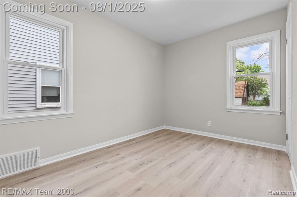 562 Mill Street, Lincoln Park, MI 48146 — Photo 14