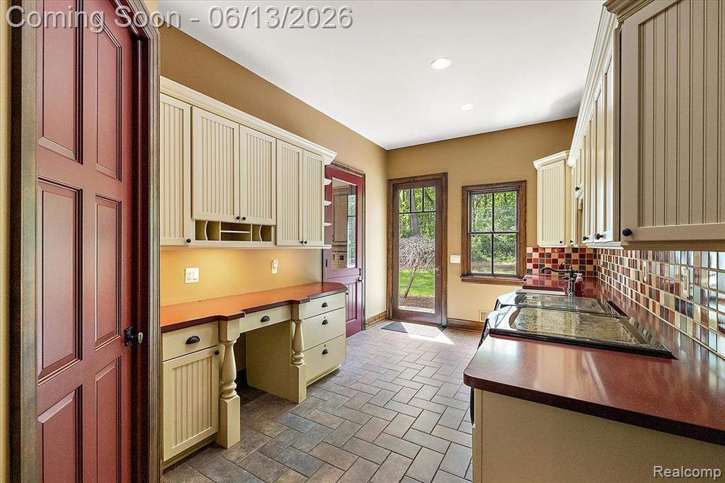 1600 S Hickory Ridge Trail, Milford, MI 48380 — Photo 25