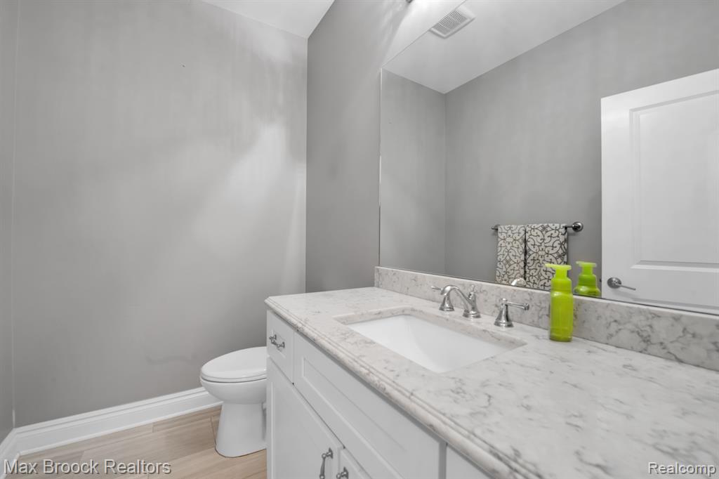 8330 COOLEY LAKE Road, Commerce Twp, MI 48382 — Photo 14