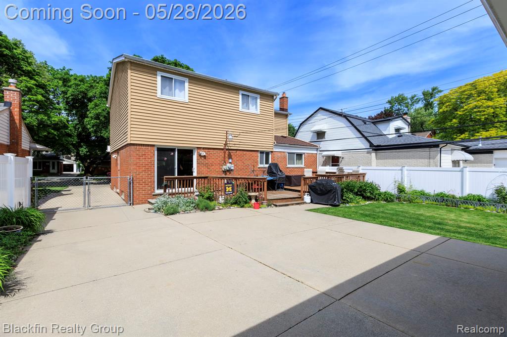 430 N Batchewana Street, Clawson, MI — Photo 31
