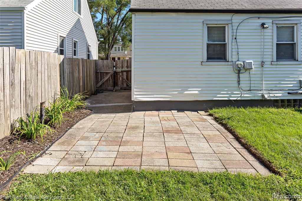 615 Garfield Avenue, Lincoln Park, MI 48146 — Photo 28