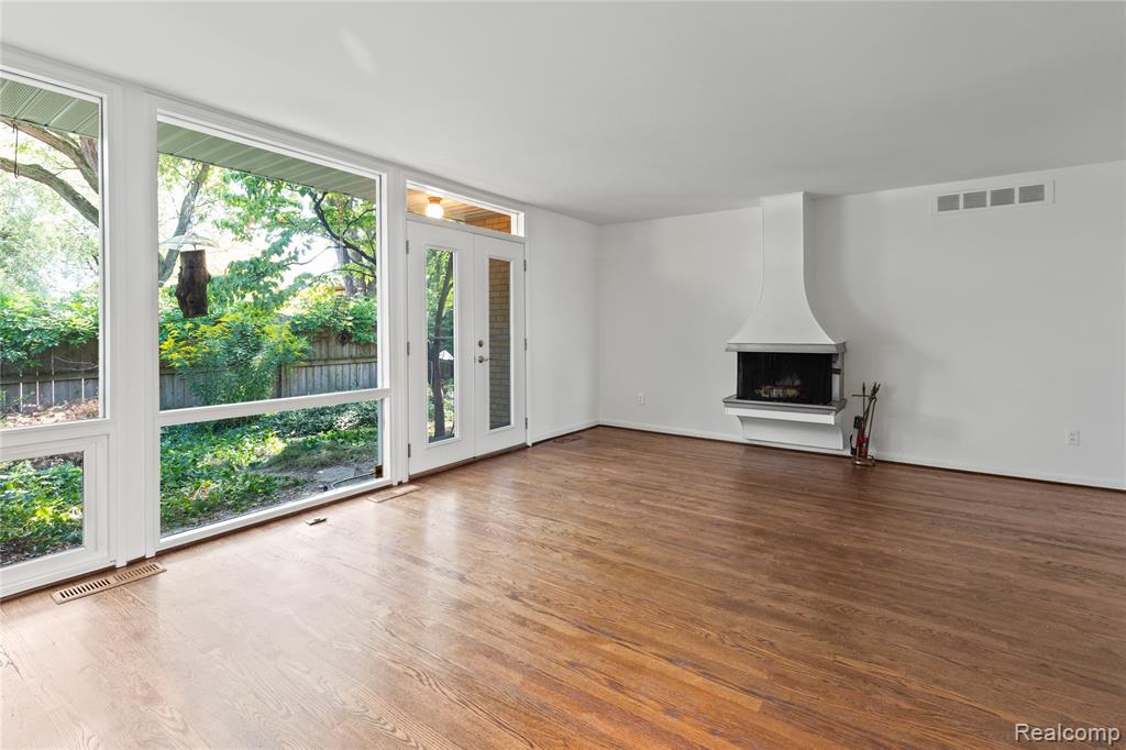 1512 Chateaufort Place, Detroit, MI 48207 — Photo 3