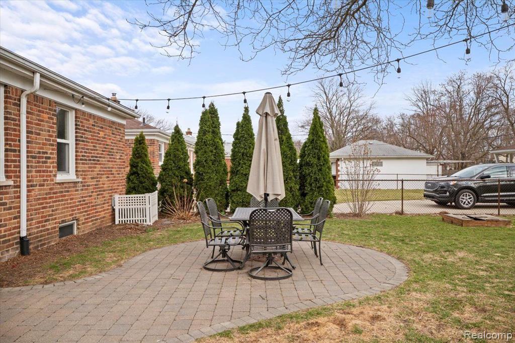 524 E LA SALLE Avenue, Royal Oak, MI 48073 — Photo 6