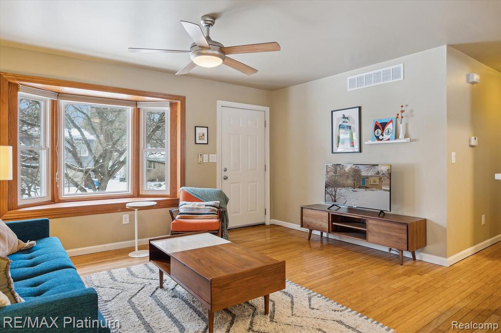2123 Winewood Avenue, Ann Arbor, MI 48103 — Photo 10