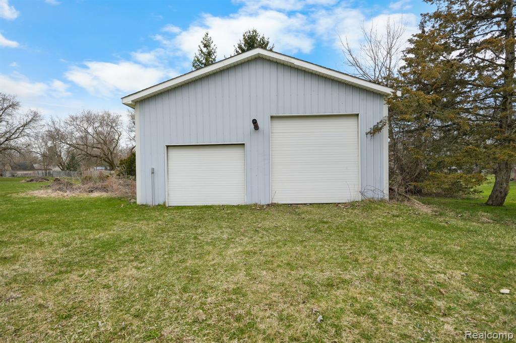 7335 N ELMS Road, Flushing, MI 48433 — Photo 16