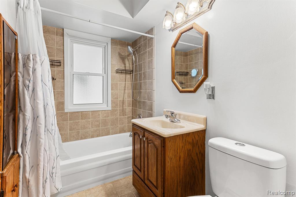 7491 Dacosta, Redford, MI 48239 — Photo 11