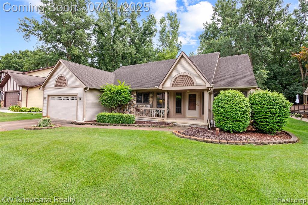 9523 Chaumont Drive, Commerce Twp, MI 48382 — Photo 2
