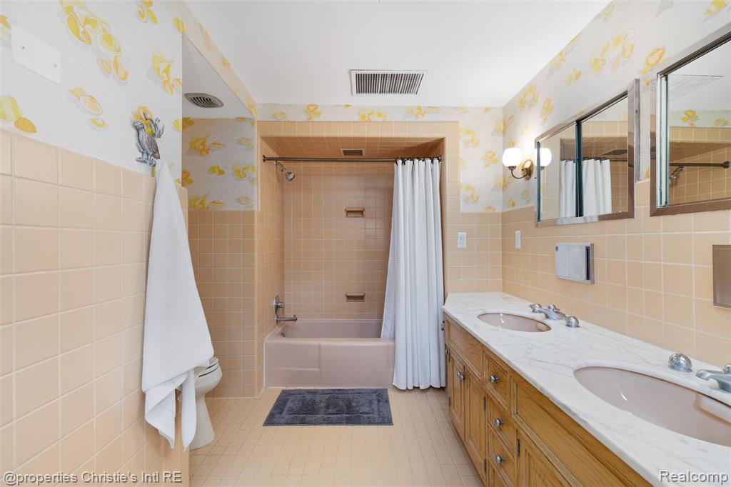 1925 Wellesley Drive, Detroit, MI 48203 — Photo 41