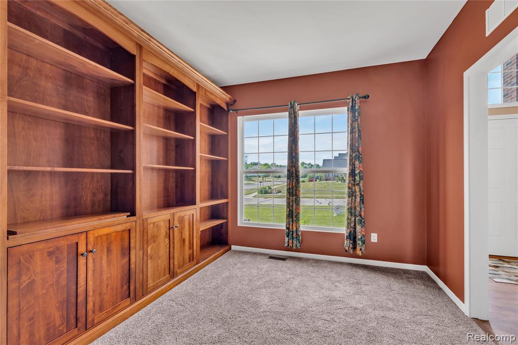 6119 AMBER Lane, Grand Blanc, MI 48439 — Photo 7