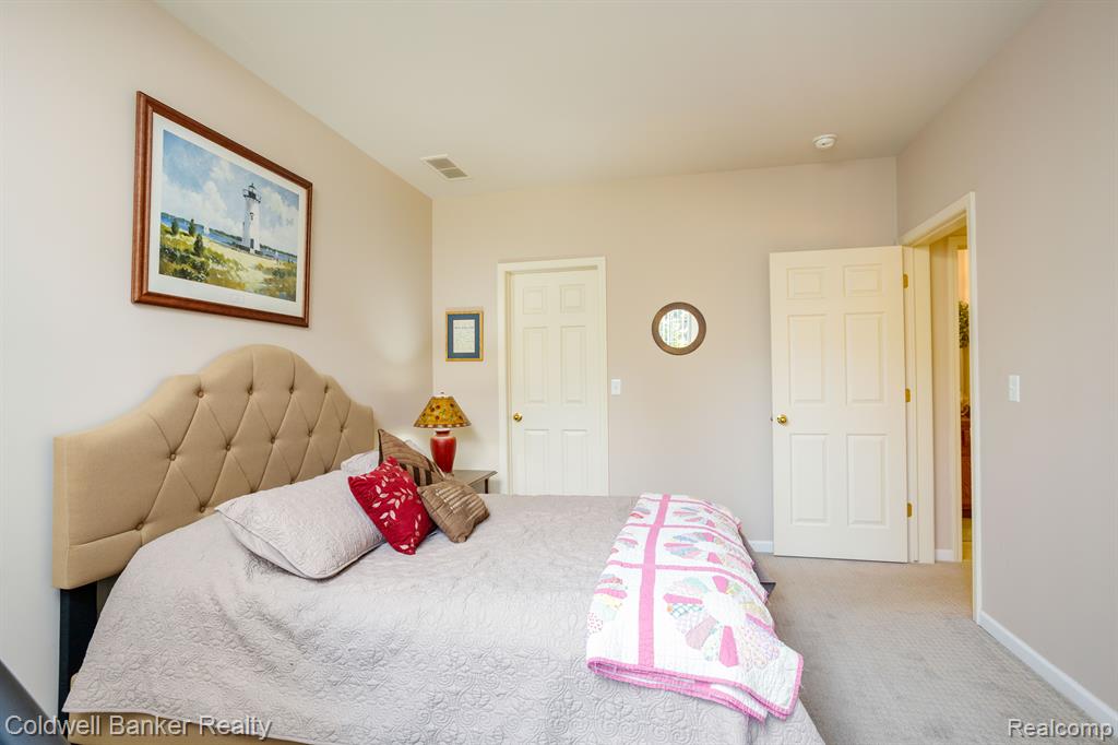 19106 CHESAPEAKE Circle, Walled Lake, MI 48390 — Photo 20