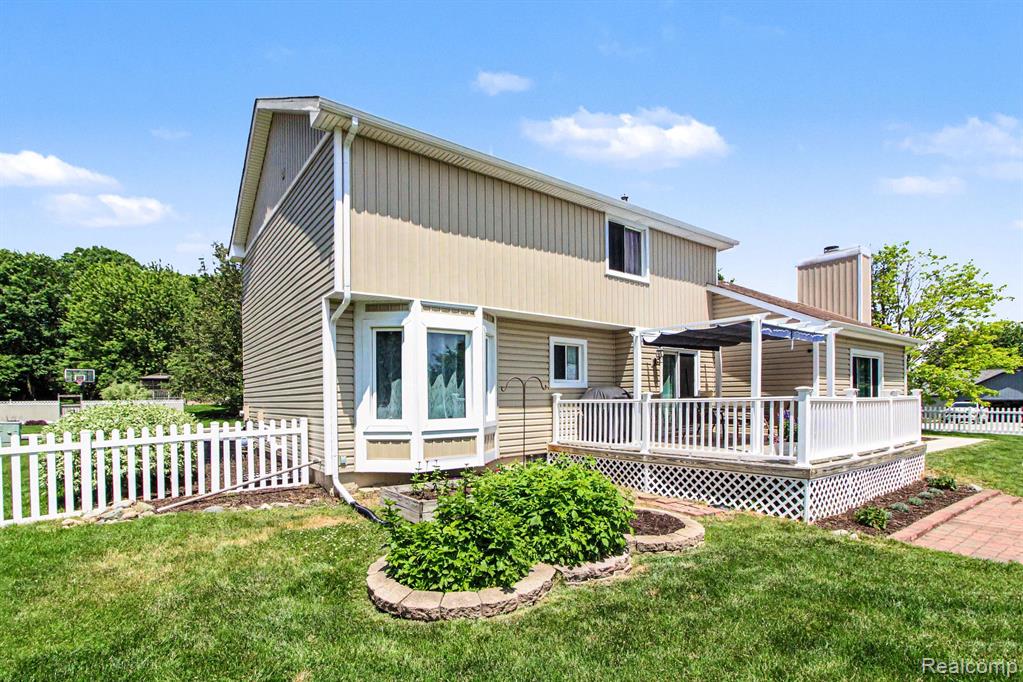 6433 Woodcrest Ridge, Clarkston, MI — Photo 33