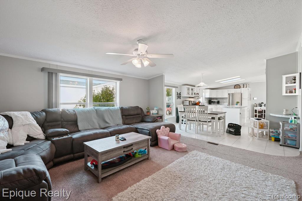 9757 Town Square, Fenton, MI 48430 — Photo 5
