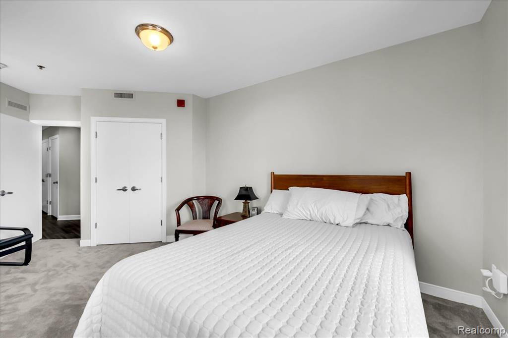 525 W LAFAYETTE Boulevard - Photo 5