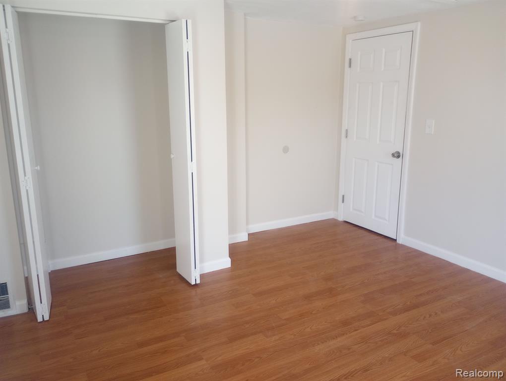 829 5TH Street, Wyandotte, MI 48192 — Photo 8