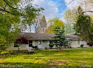2460 Ogden Drive, West Bloomfield, MI 48323 — Photo 19