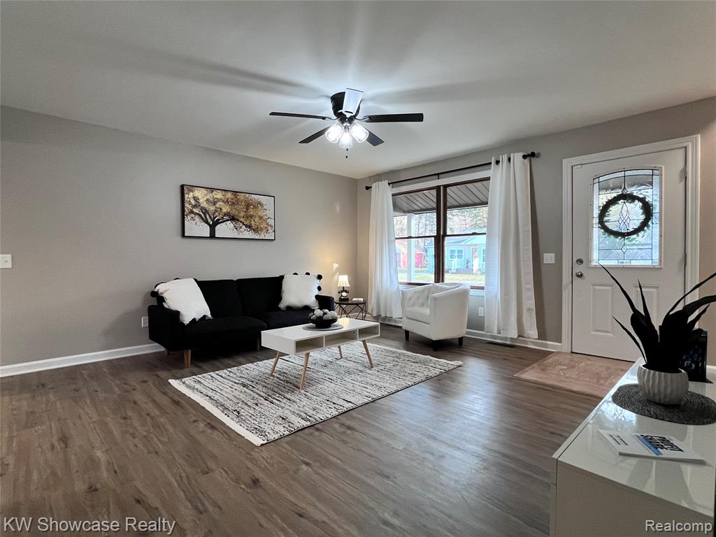 2034 E Nalone, Wixom, MI 48393 — Photo 11