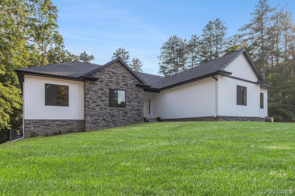 15273 Pine Ridge Drive, Holly, MI 48462 — Photo 32